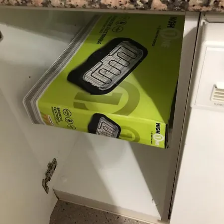 Apartman En Rez De Jardin En Bord De Avec Piscine *