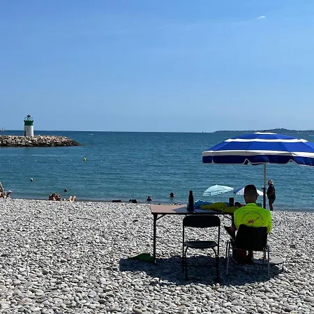 Apartment Studio En Rez De Jardin En Bord De Mer Avec Piscine *